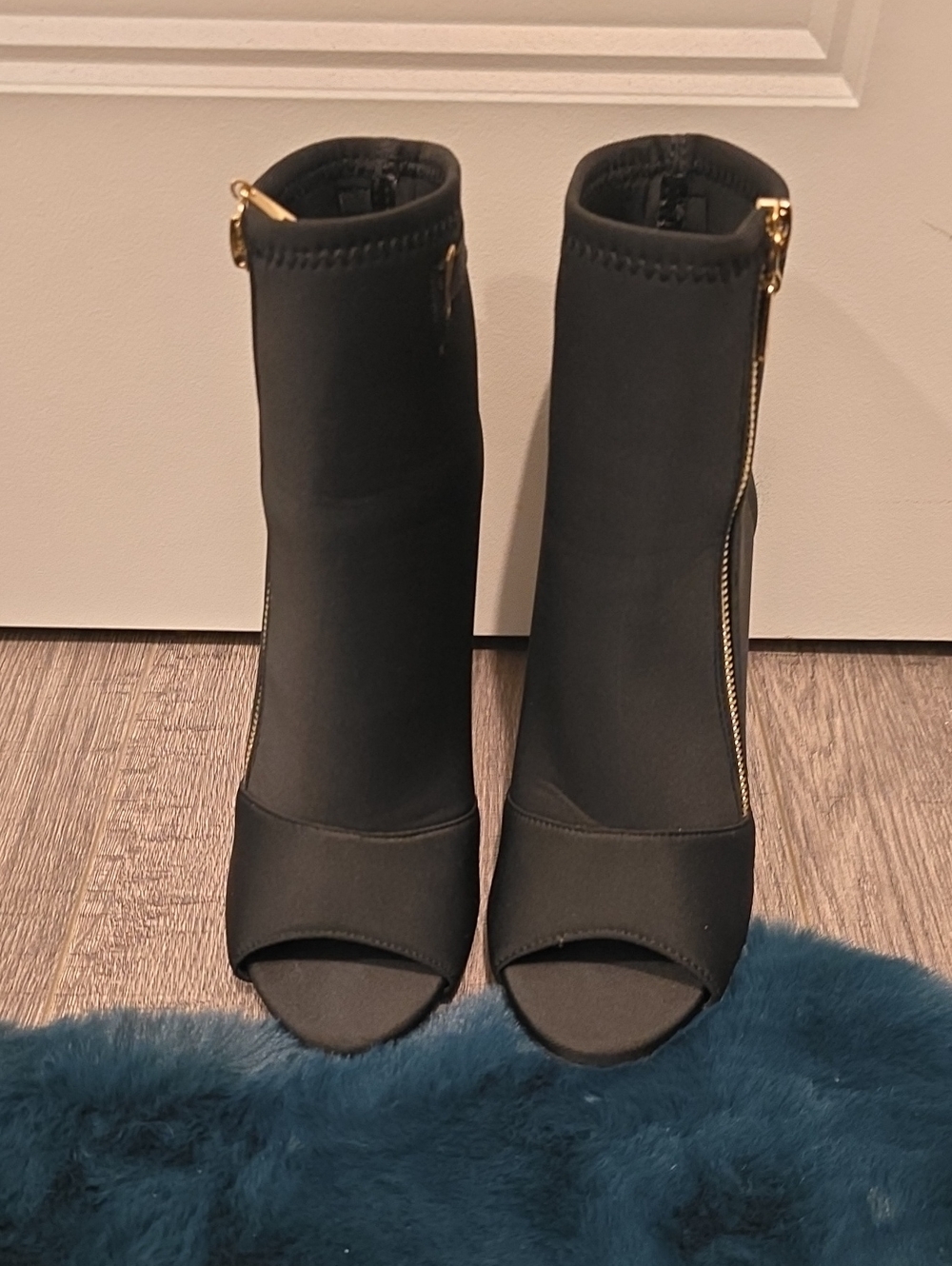 Guess Open Toe Booties - Picture 2 of 6